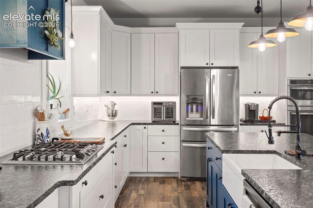 Image 12 of 46: Kitchen