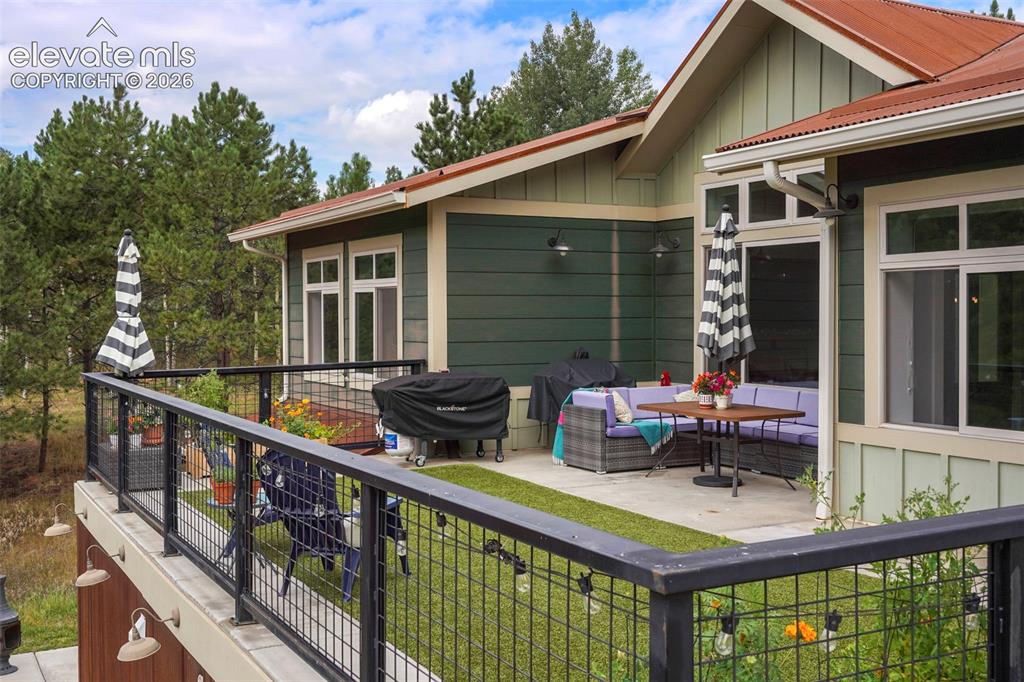 Image 5 of 46: Deck