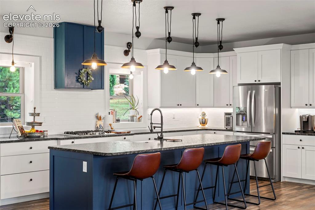 Image 9 of 46: Kitchen