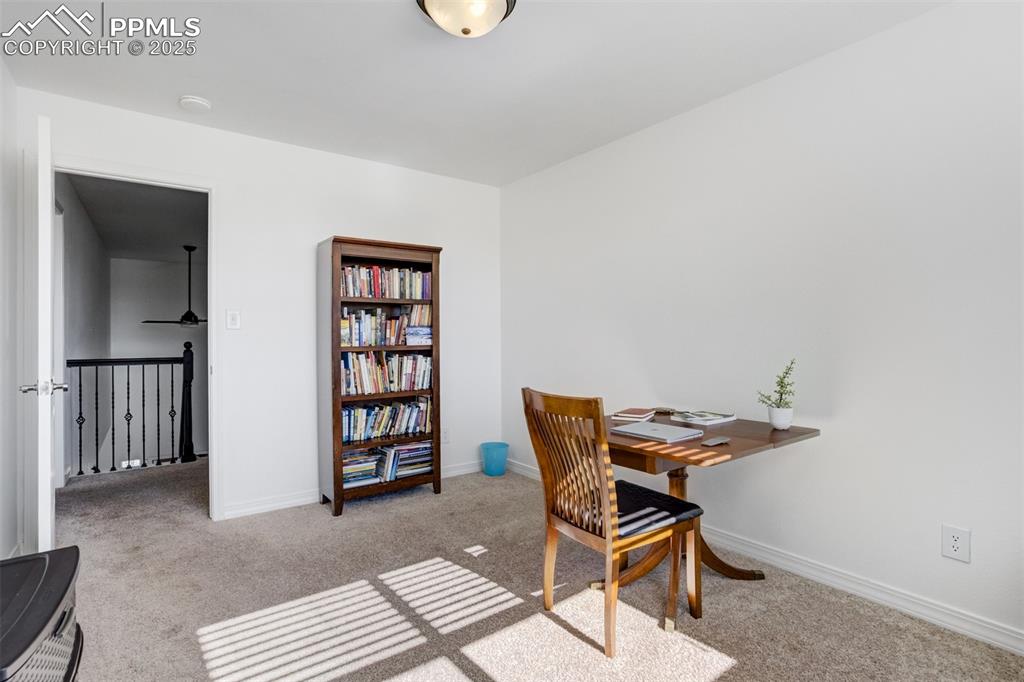 Image 26 of 50: Office