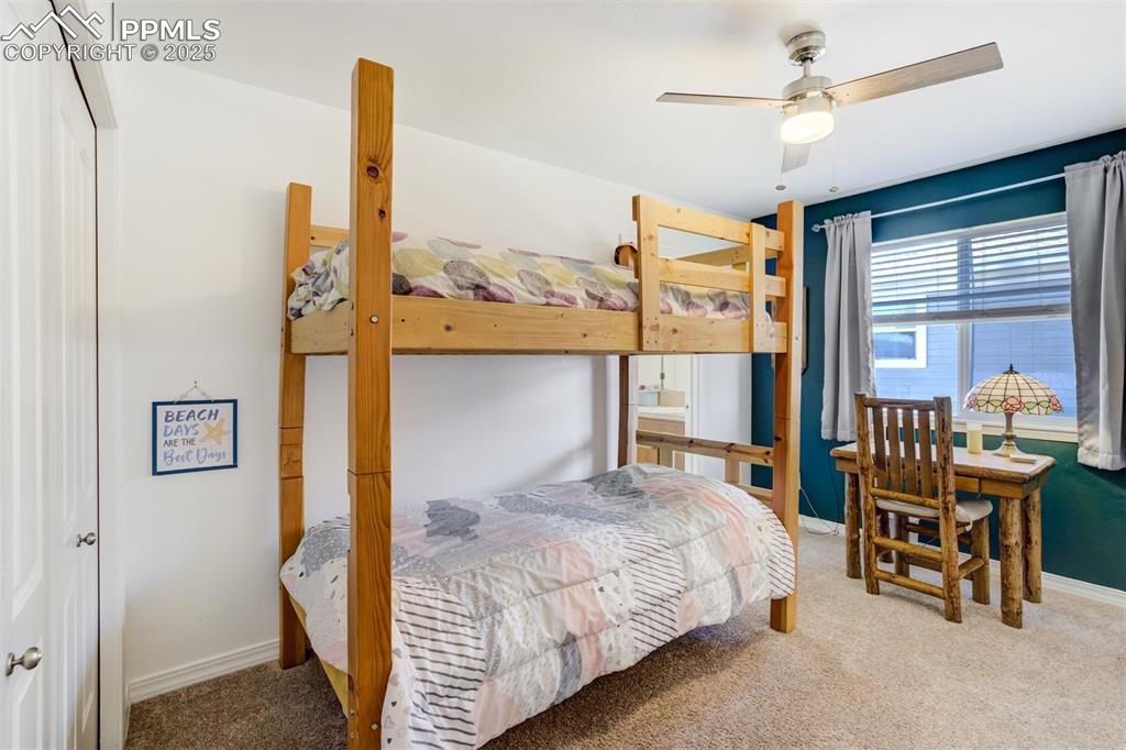 Image 30 of 50: Bedroom