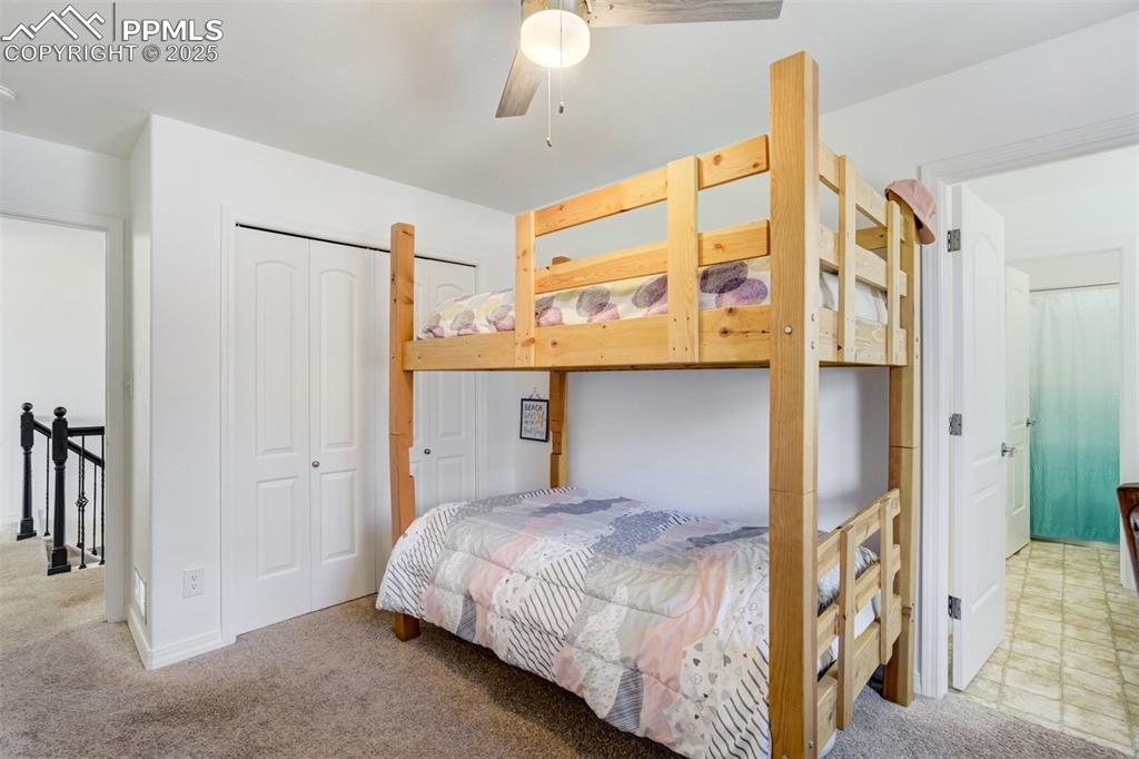 Image 31 of 50: Bedroom