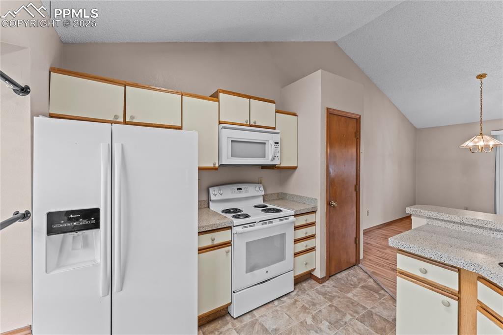 Image 12 of 47: Kitchen