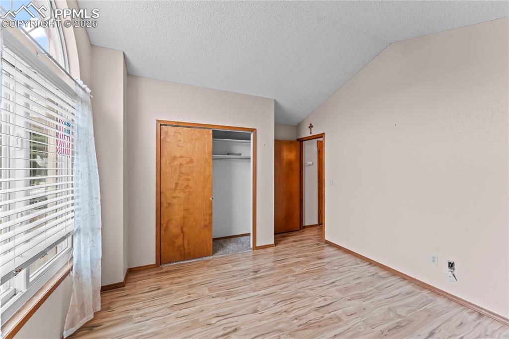 Image 16 of 47: Bedroom