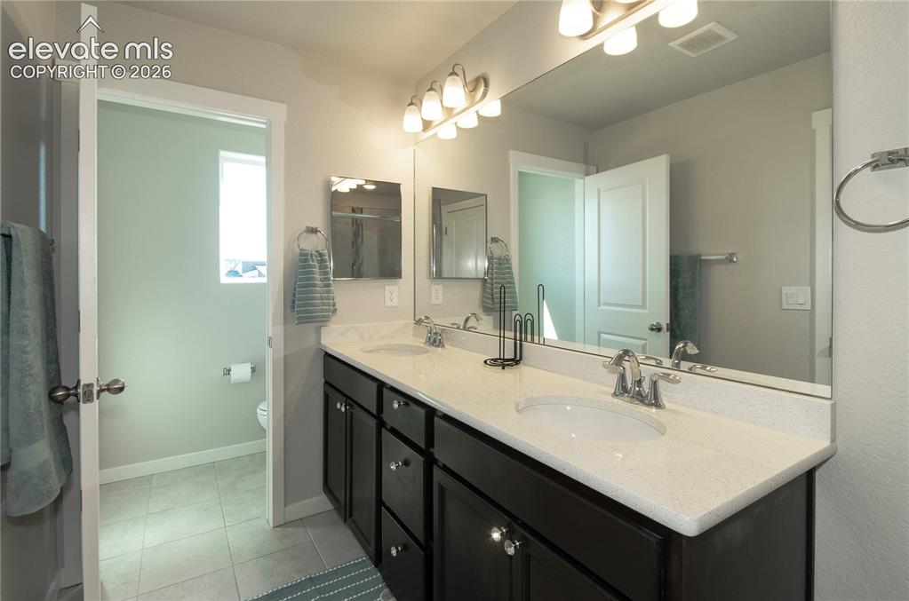 Image 11 of 20: Primary bath