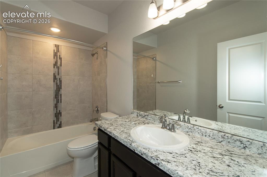 Image 17 of 20: basement bath
