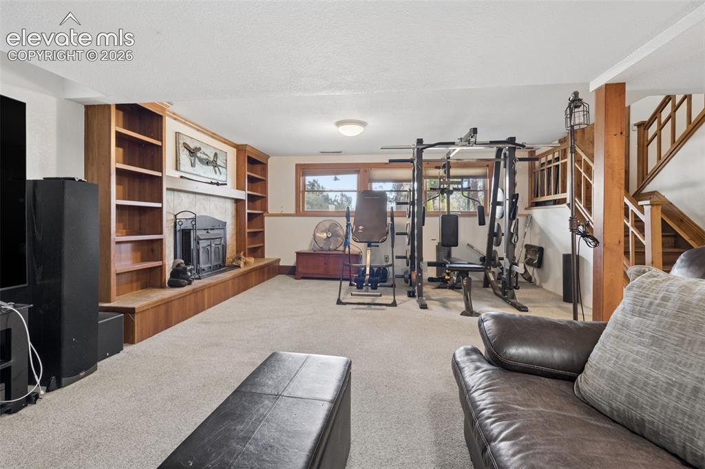 Image 20 of 30: Family Room