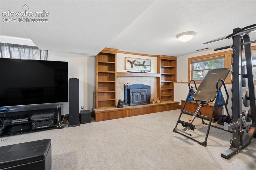 Image 23 of 30: Family Room