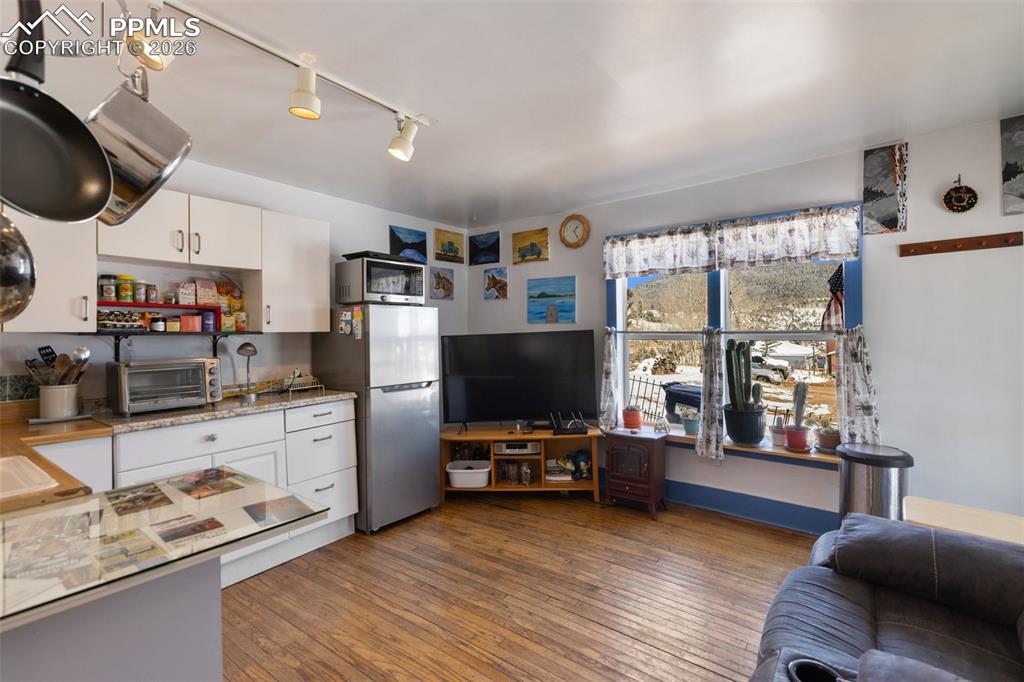 Image 12 of 38: Living Room