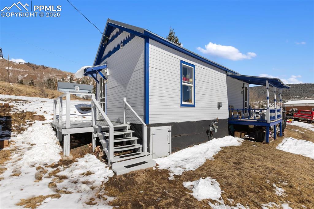 Image 8 of 38: Back of Structure