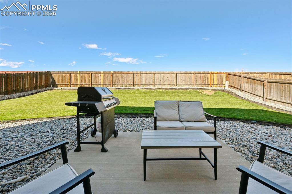 Image 30 of 34: Patio