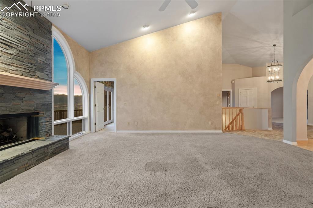 Image 26 of 48: Living Room