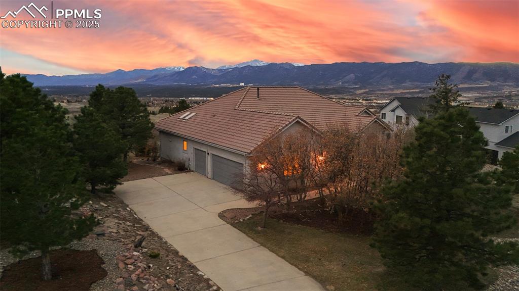 Image 5 of 48: Property view of mountains