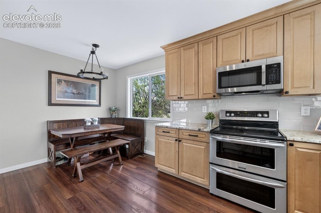 Image 10 of 41: double oven