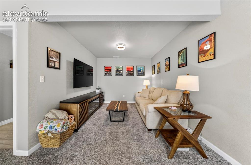 Image 31 of 41: Family Room