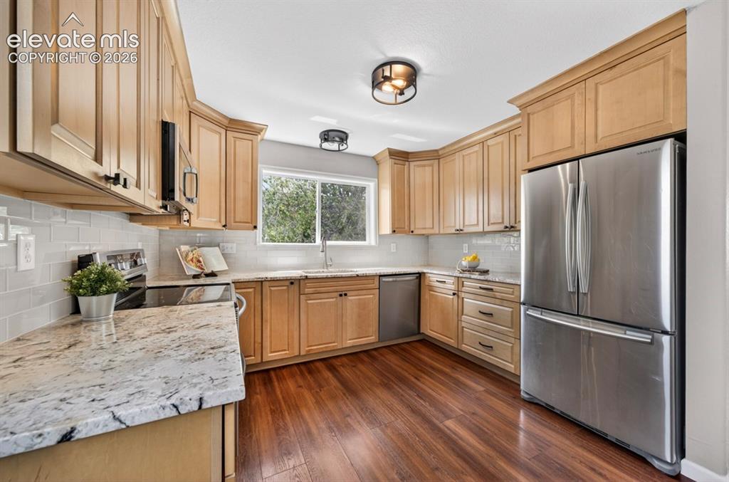 Image 8 of 41: granite counters