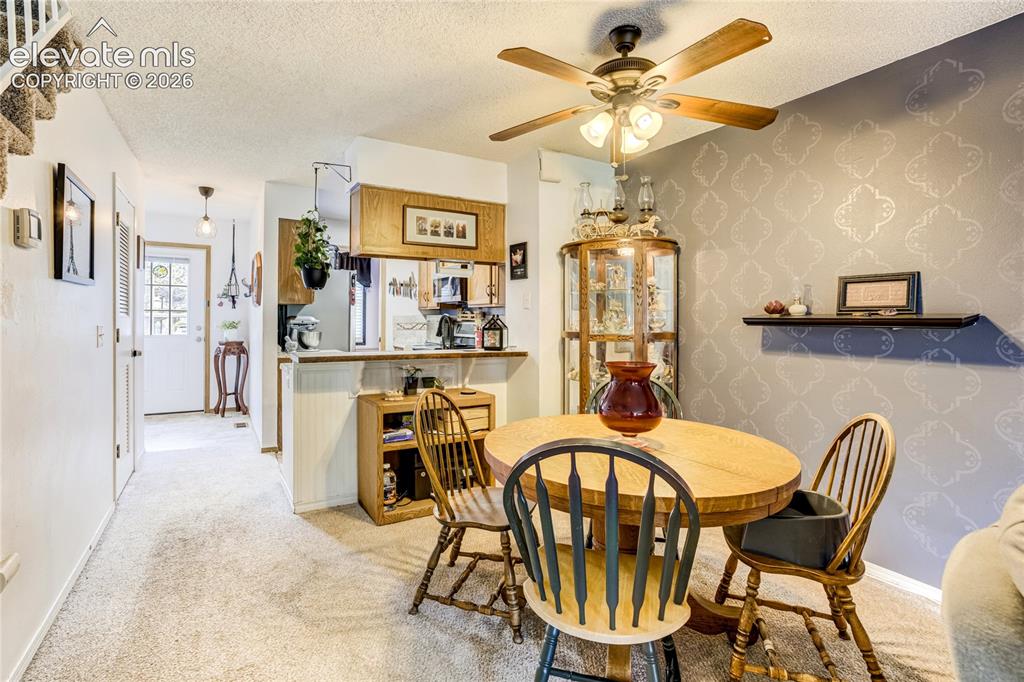 Image 11 of 39: Dining Area