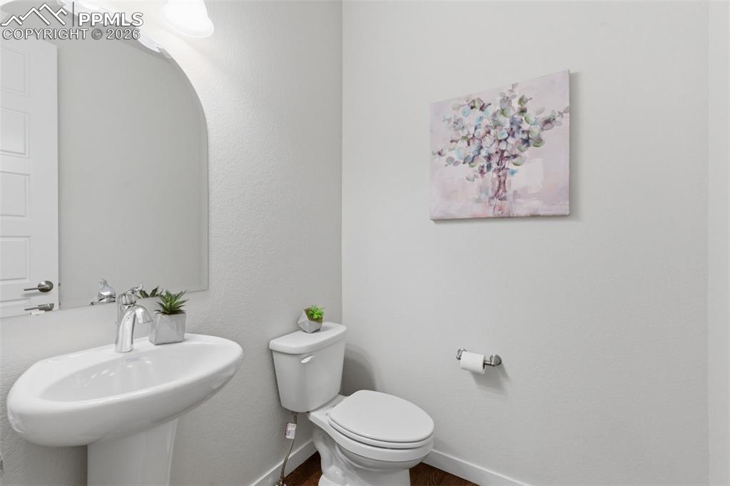 Image 13 of 50: Bathroom