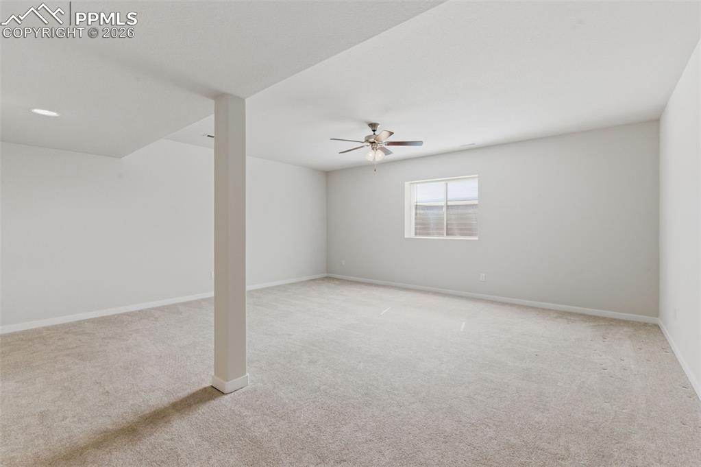 Image 40 of 50: Bedroom