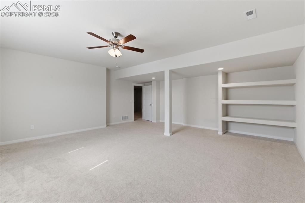 Image 41 of 50: Bedroom