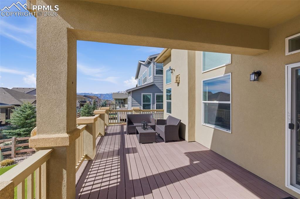 Image 43 of 50: Deck