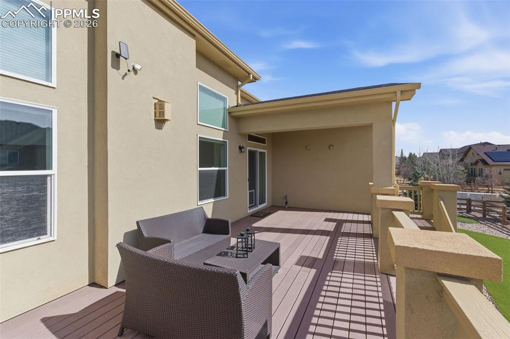 Image 44 of 50: Deck