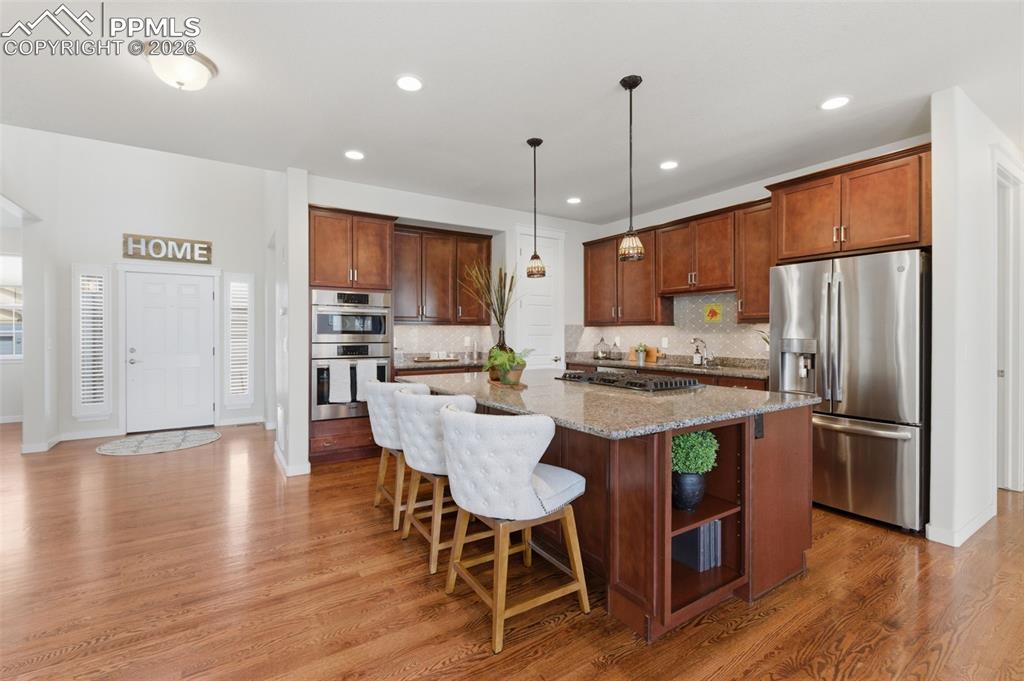 Image 7 of 50: Kitchen