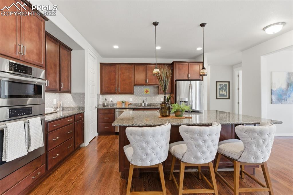 Image 8 of 50: Kitchen