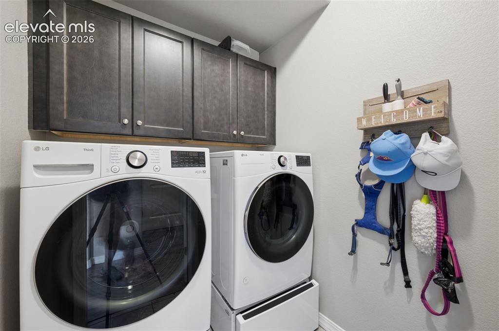 Image 13 of 32: Laundry