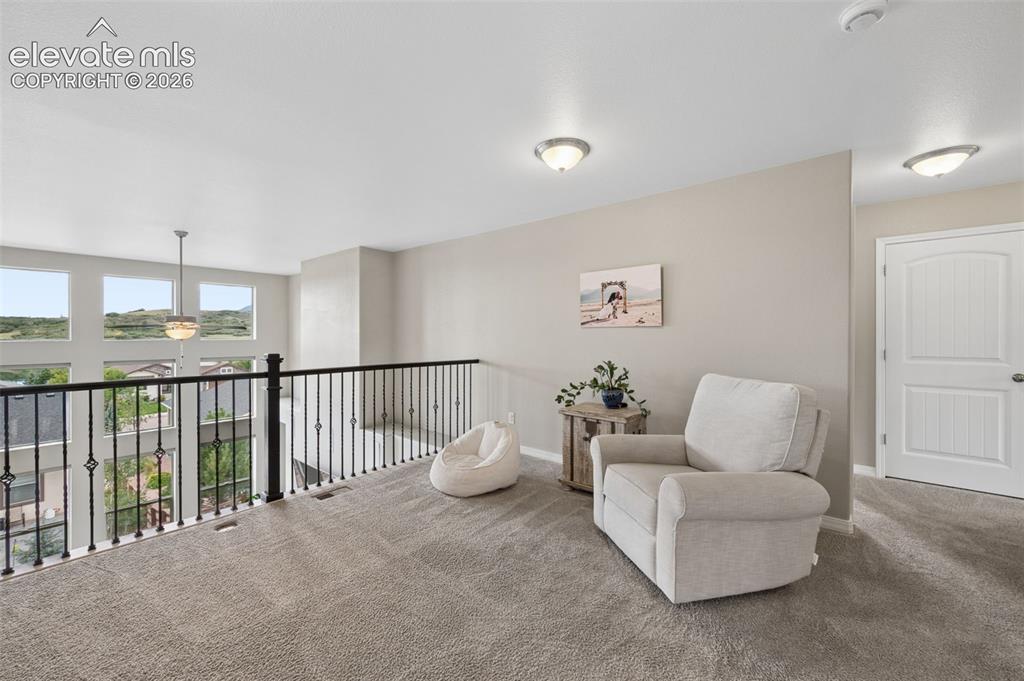 Image 14 of 32: Sitting Room