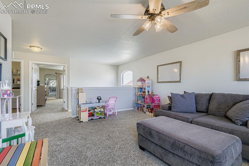 Image 22 of 42: Great bonus room.