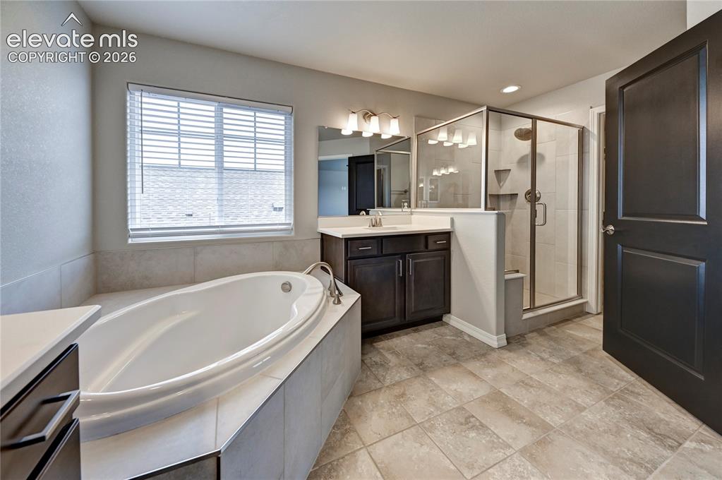 Image 42 of 46: Bathroom