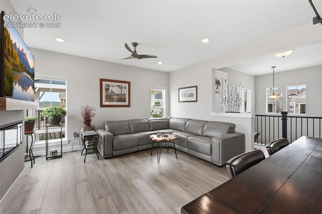Image 10 of 50: Living Room
