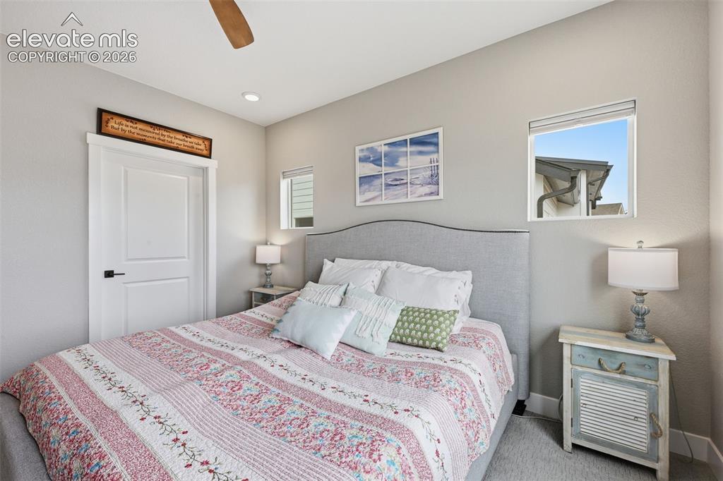 Image 18 of 50: Bedroom