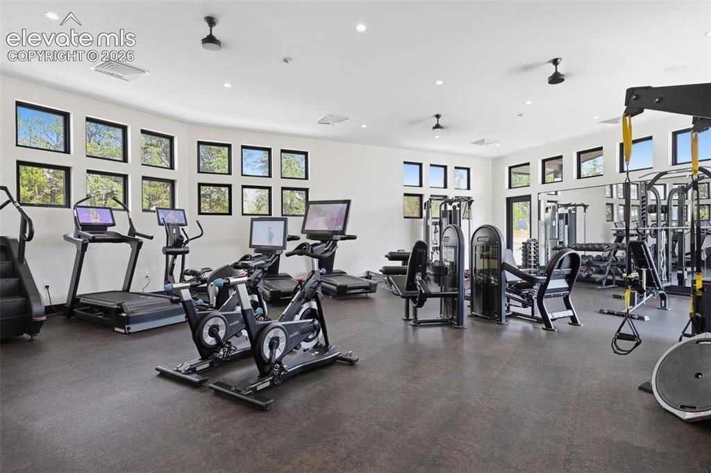 Image 48 of 50: Gym for residents