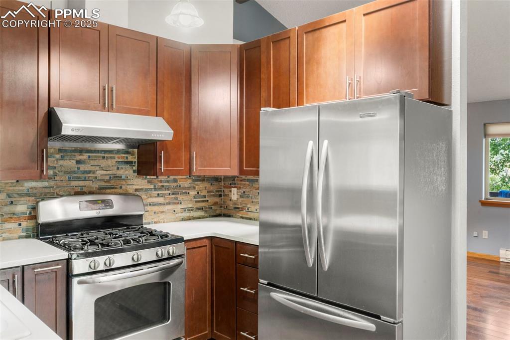 Image 15 of 30: Gas Stove in the Kitchen