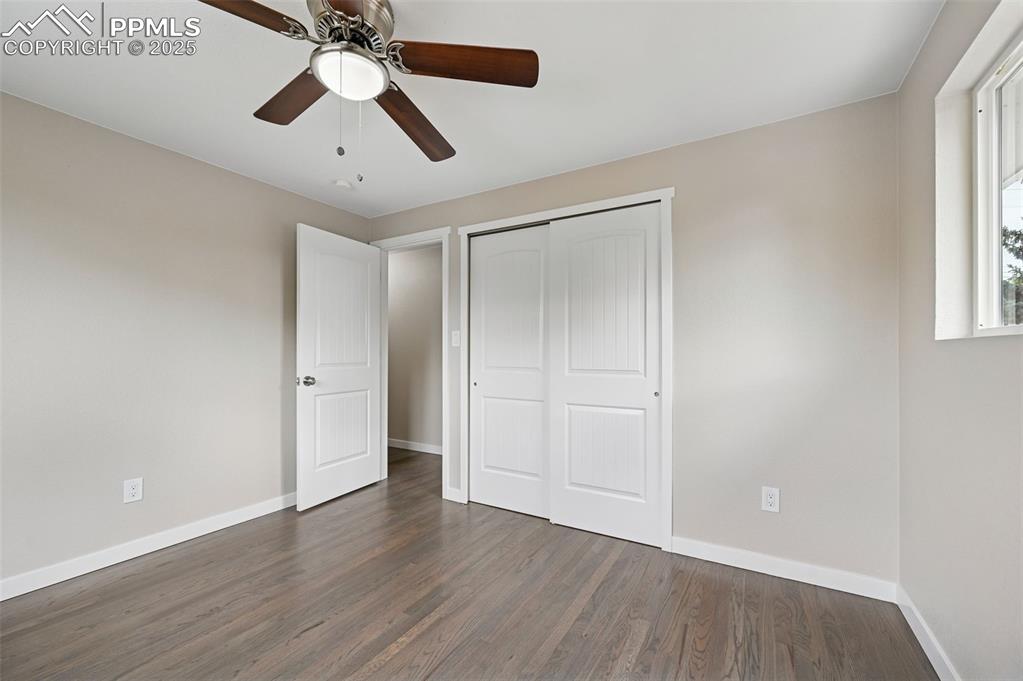 Image 22 of 36: Bedroom