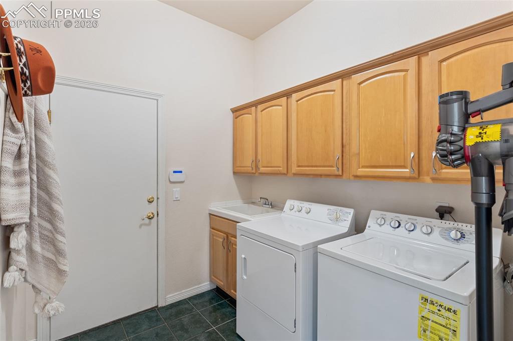 Image 18 of 45: Laundry