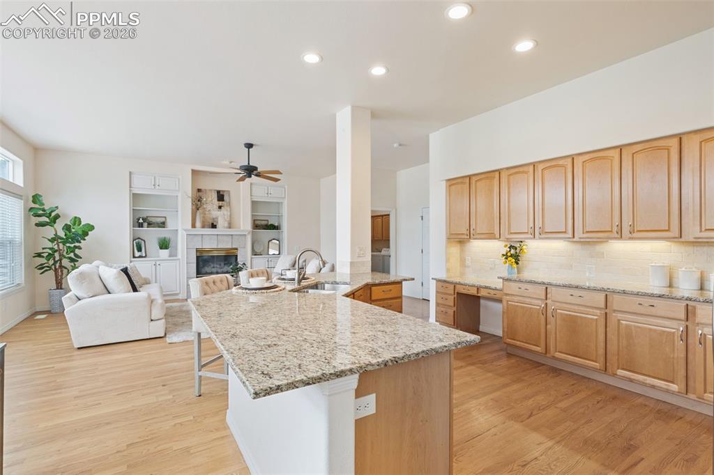 Image 9 of 45: Kitchen