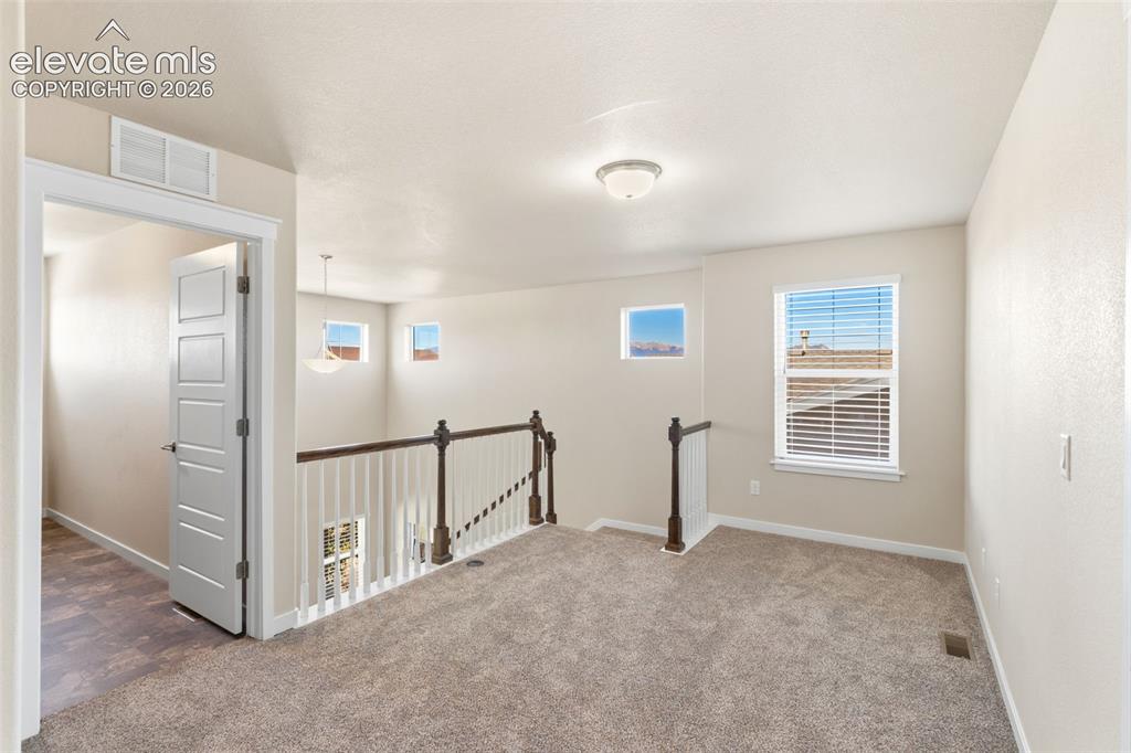 Image 18 of 45: Loft