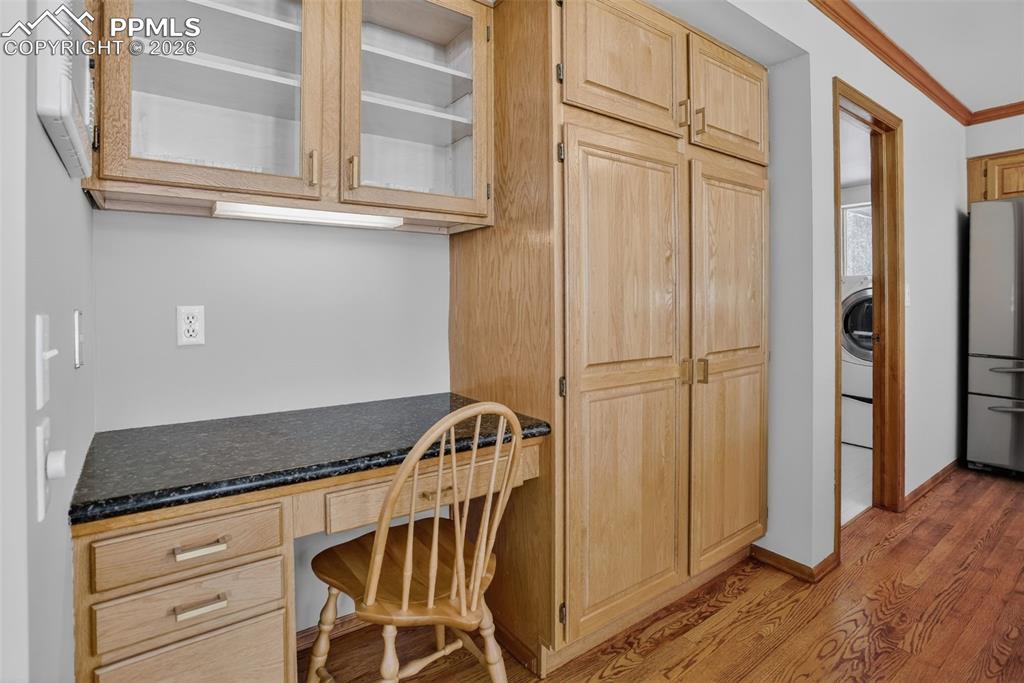 Image 17 of 46: Kitchen