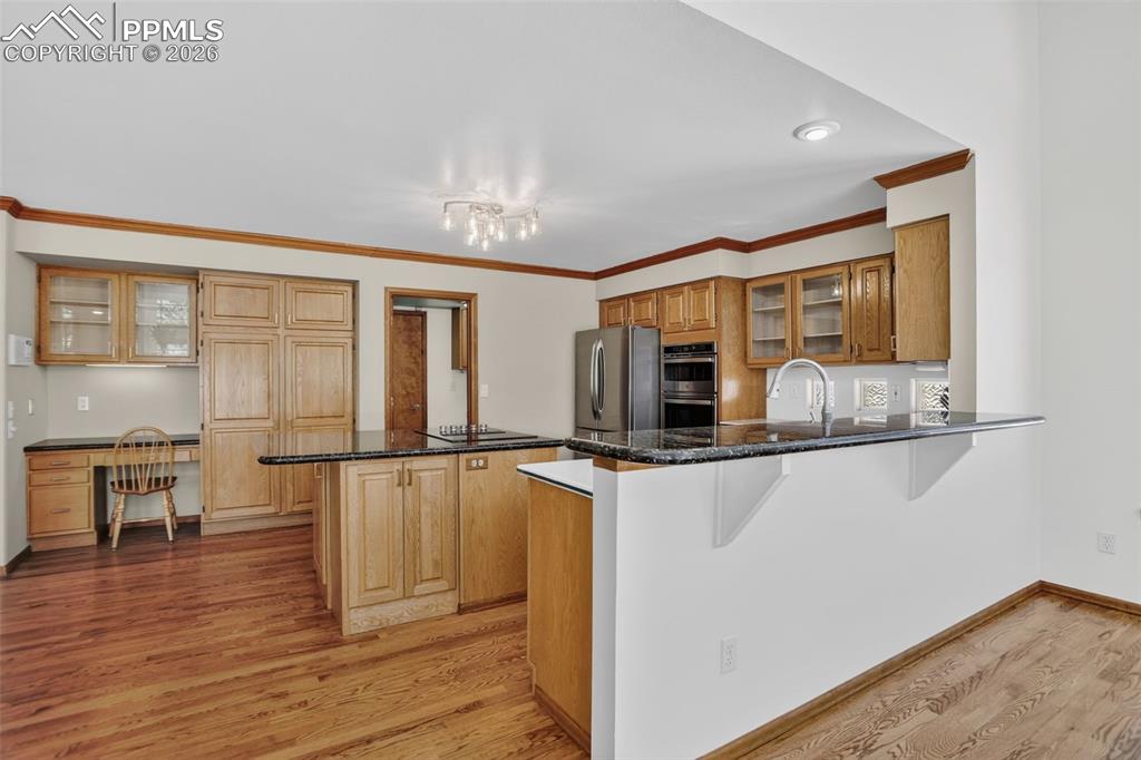 Image 18 of 46: Kitchen