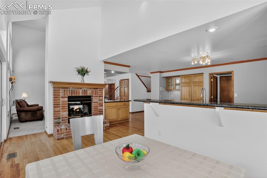 Image 20 of 46: Dining Area