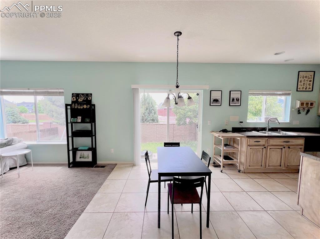 Image 10 of 41: Dining Area