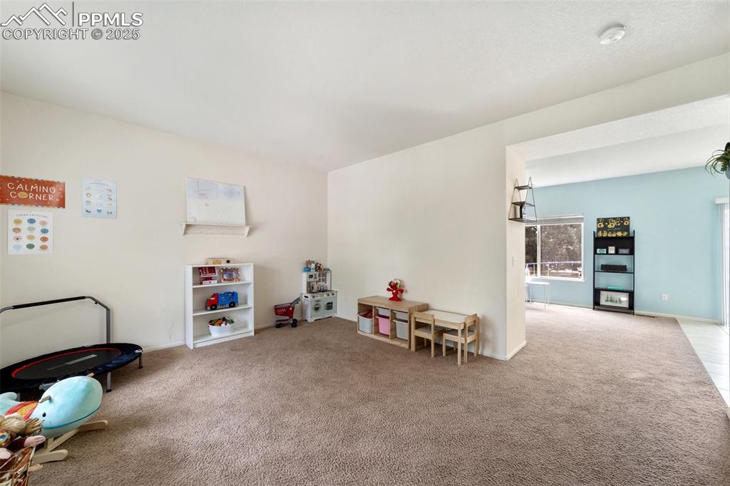 Image 11 of 41: Living Room