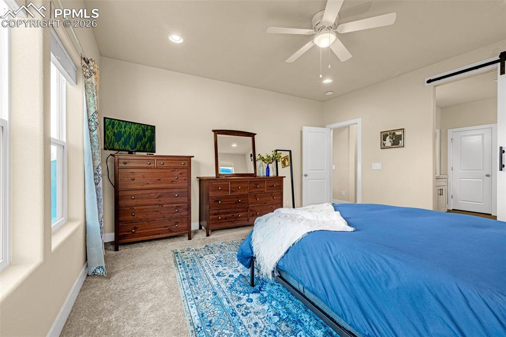 Image 28 of 45: Bedroom