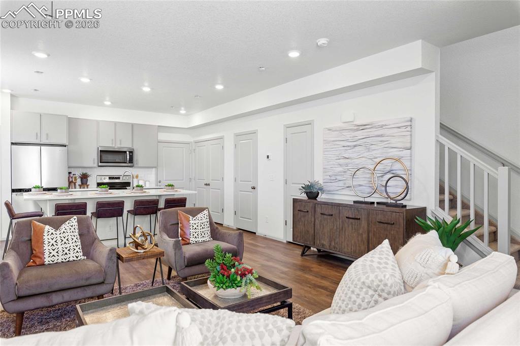 Image 2 of 24: Photos of a model homes