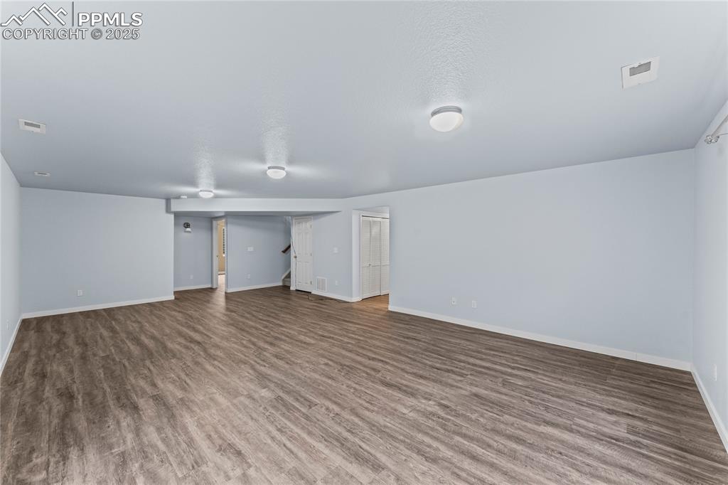 Image 26 of 36: Living Room