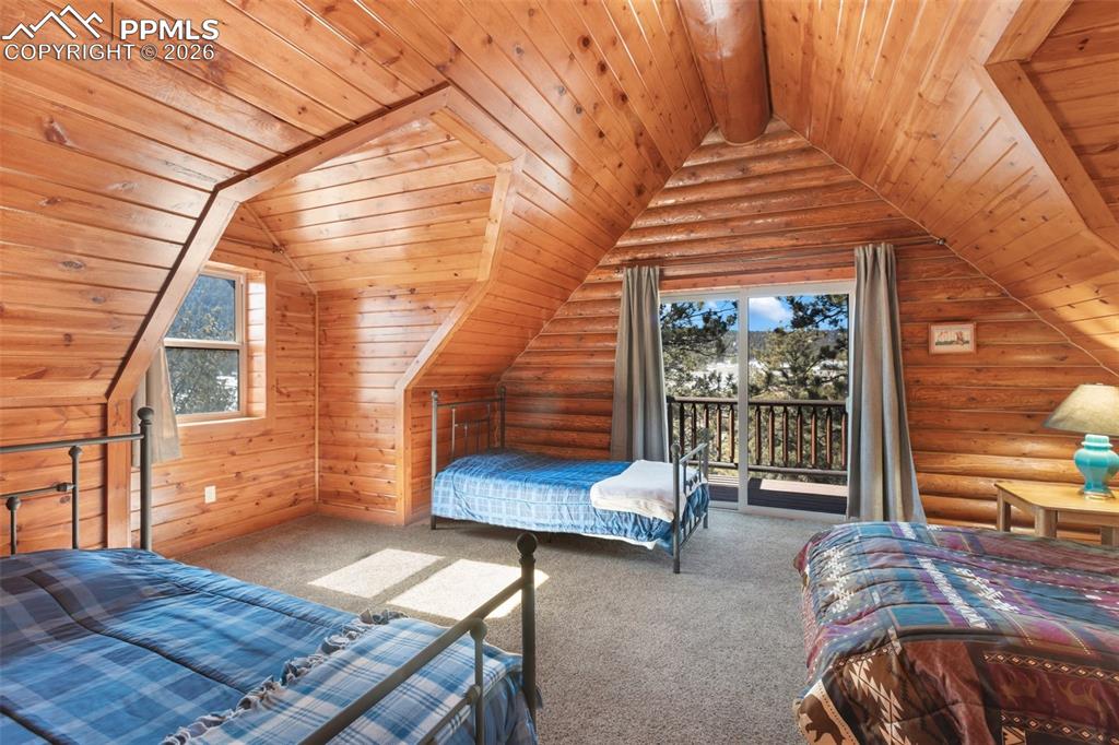 Image 29 of 37: Bedroom