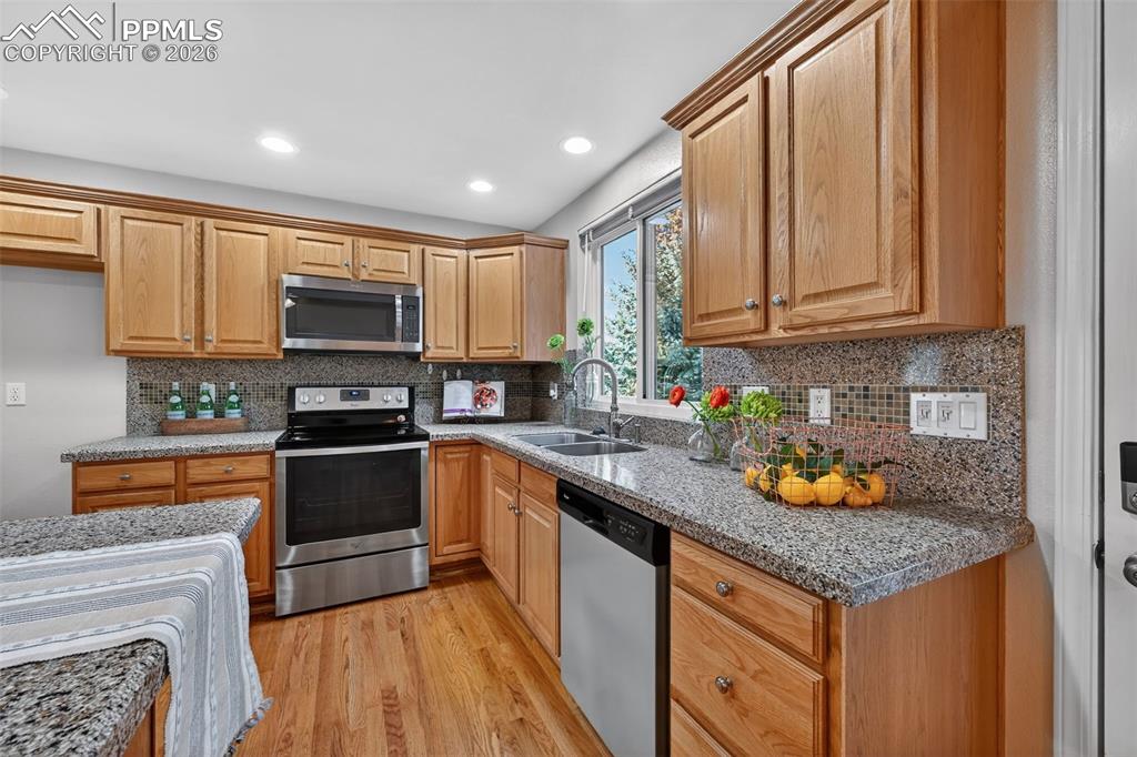 Image 11 of 45: Kitchen